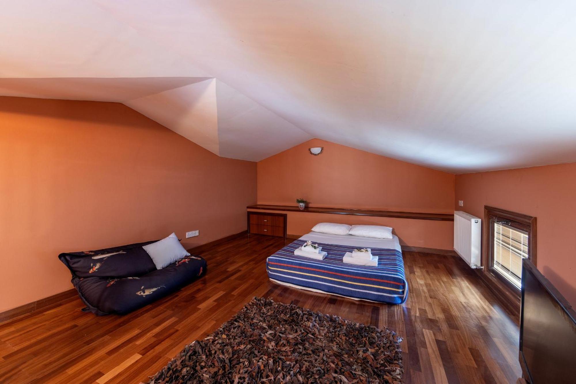 Troodos Mature Pine * Pedhoulas
