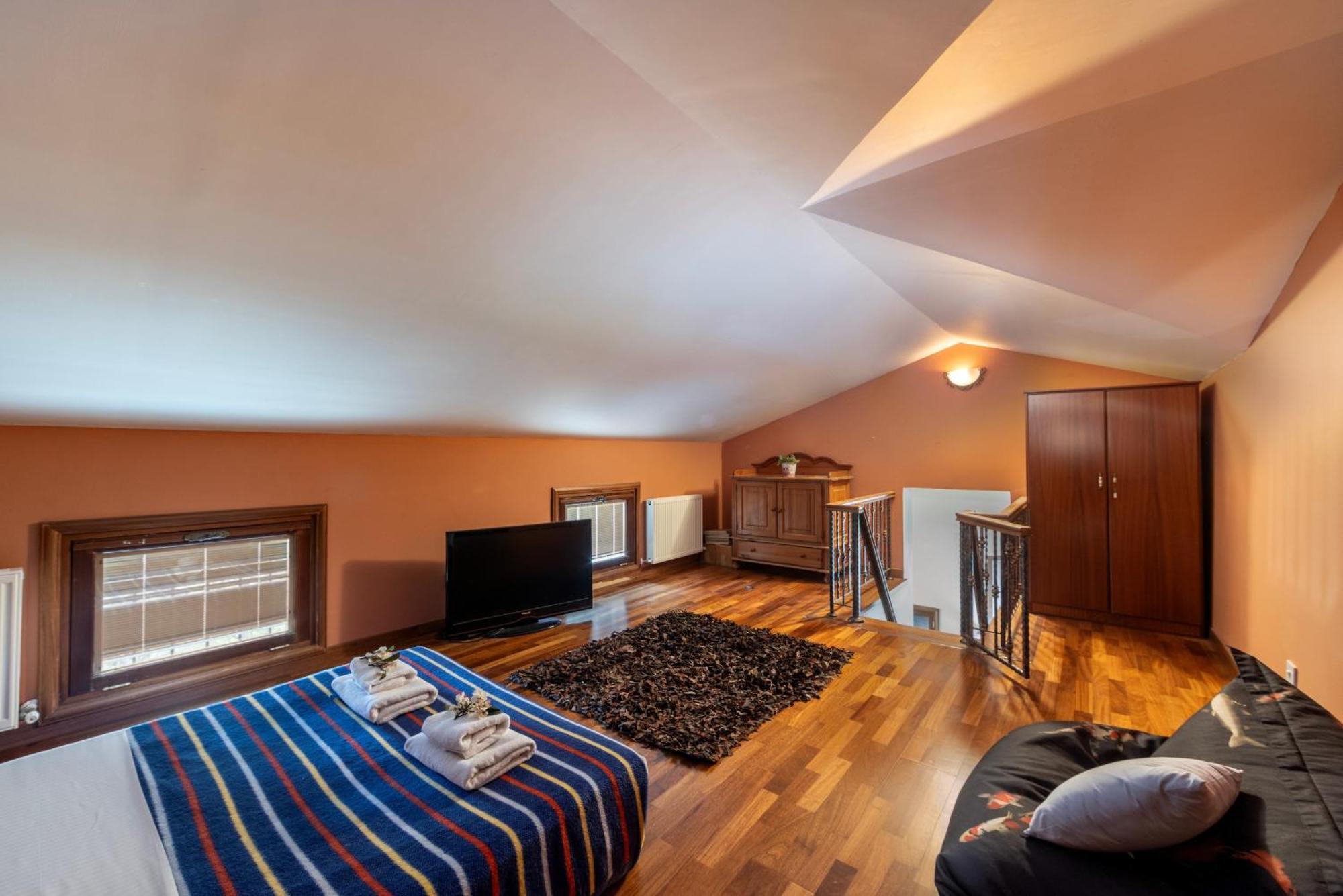 Villa Troodos Mature Pine *