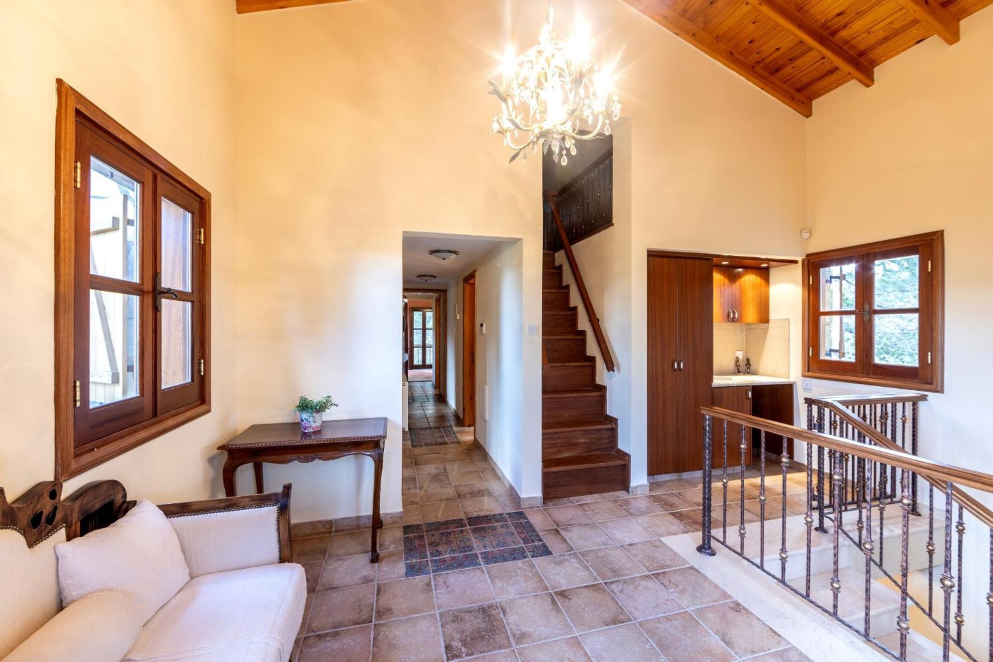 Troodos Mature Pine Villa Pedhoulas