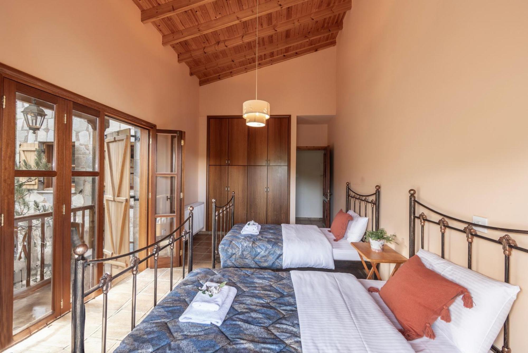 Villa Troodos Mature Pine *