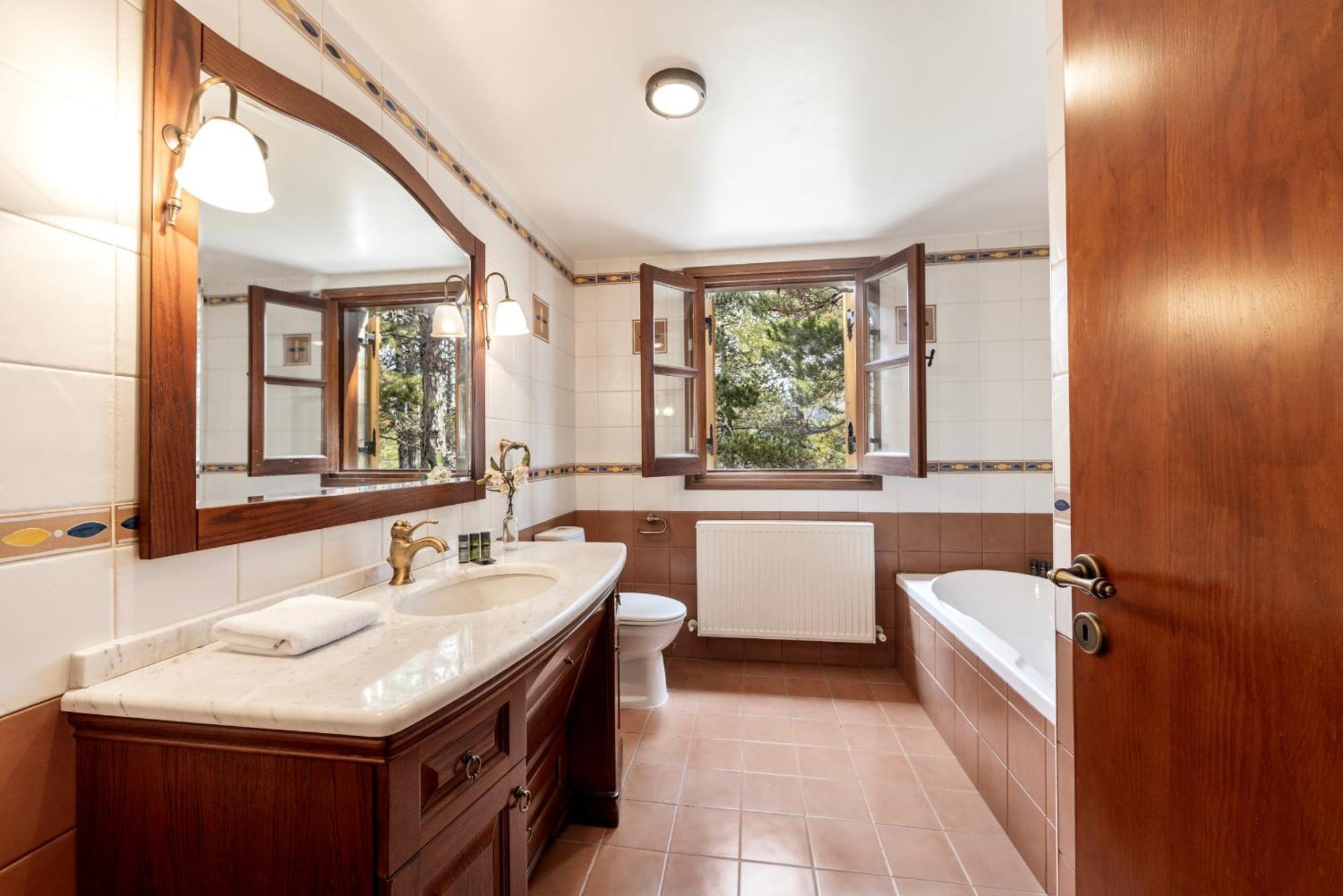 Villa Troodos Mature Pine *
